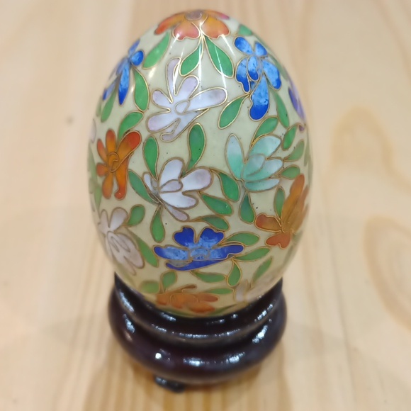 New in box Cloisonne White Egg Ornament w stand Vintage Collectible Medi… - Picture 8 of 12